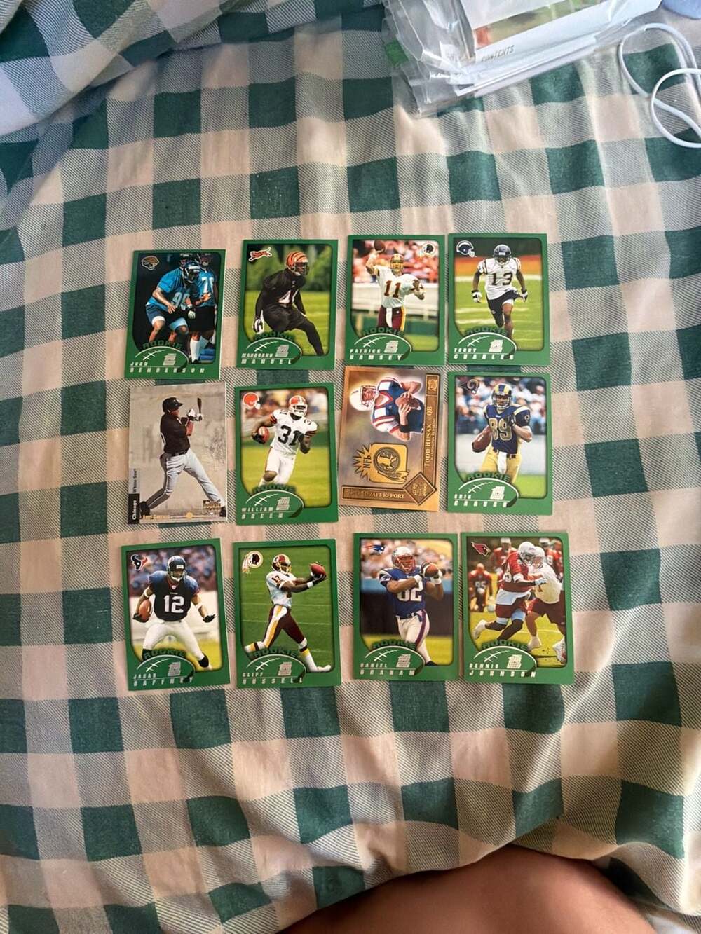 Lot of 12 Mixed NFL Rookie and Insert Football Trading Cards (2002 Topps)